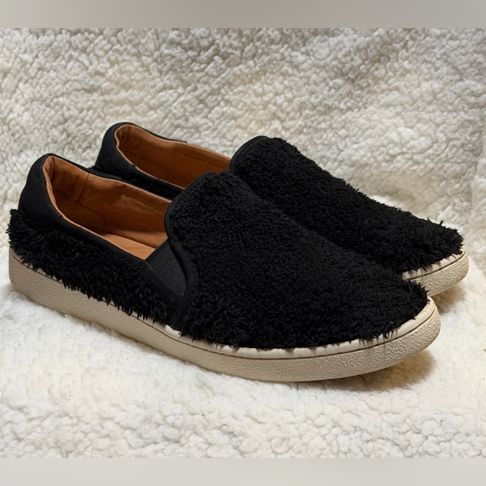 Ugg Australia Women's Ricci Sneakers Slip On Black Furry Fuzzy Shoes Size 7.5